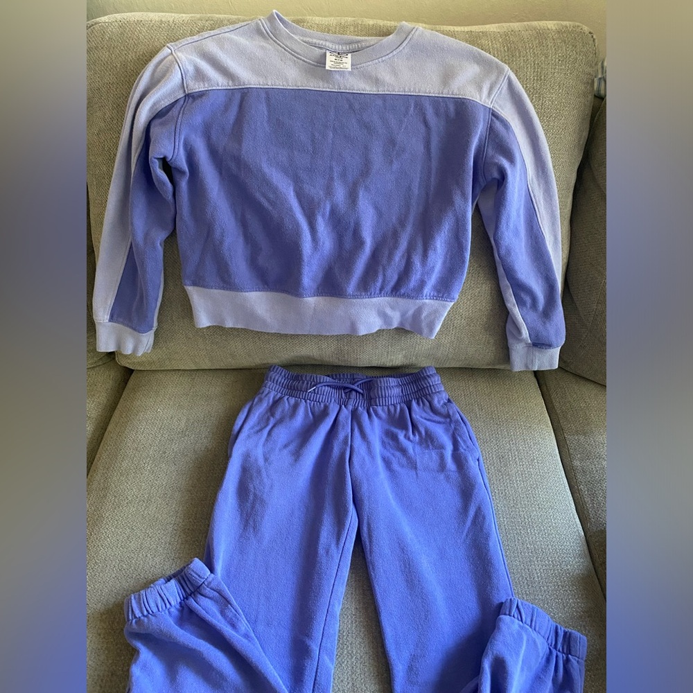Girls purple matching crew sweater + sweat pants.